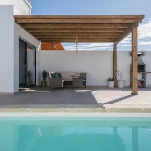 villa-esmeralda-playa-blanca-lanzarote.in-canary-islands.com/